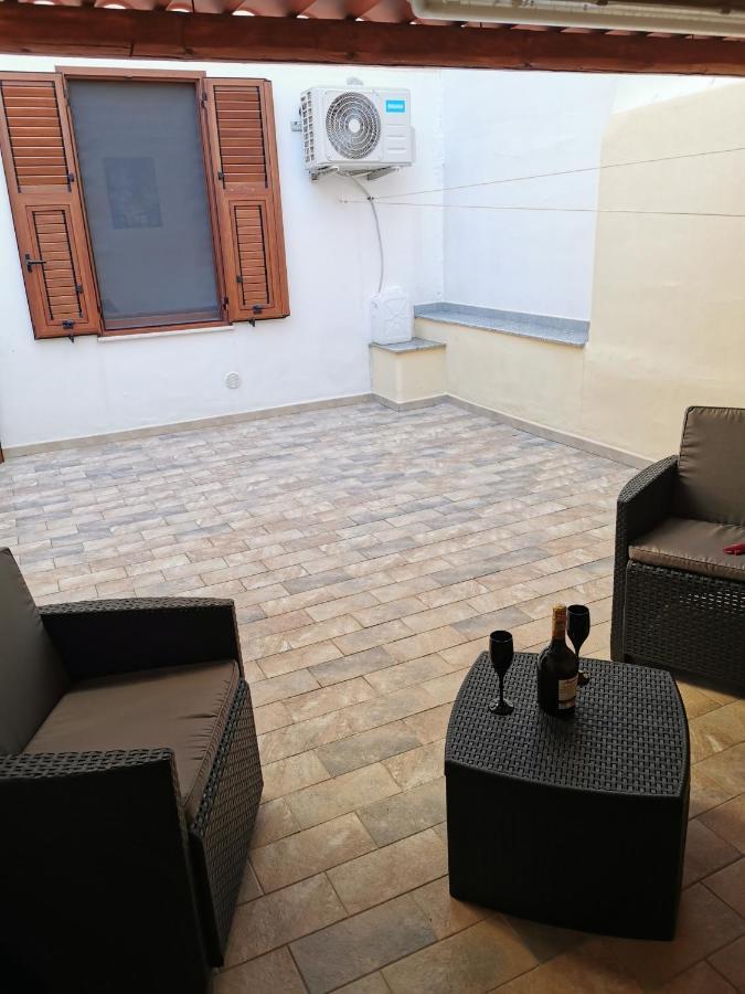 Casa Di Molly Al Centro Di Алгеро Екстериор снимка